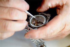 迪威特.迪飞伦手表磕碰了原因是什么（保养与维修的正确方法）